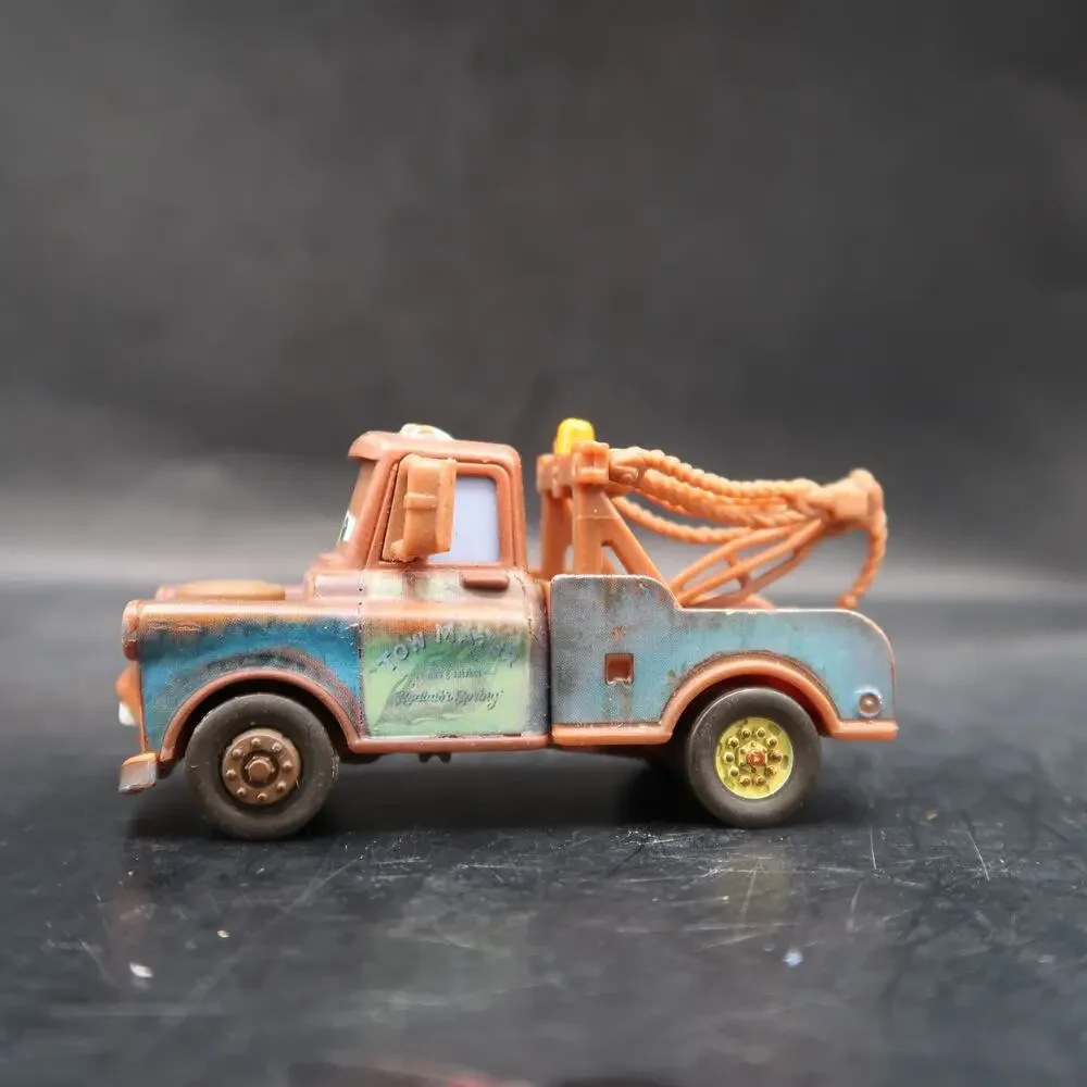 Mattel Disney Cars Tom Mater Vehicle Diecast Car Toy 1:64 Scale V2798